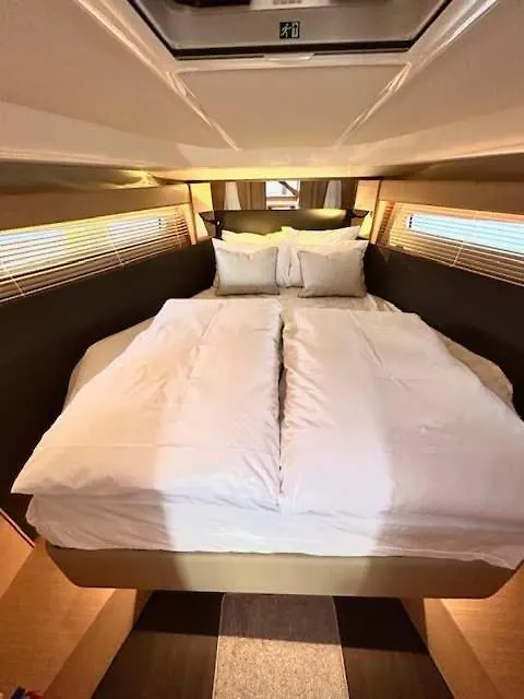 Huswell - Bateau Coco Luxury Yacht Stay In Antwerp